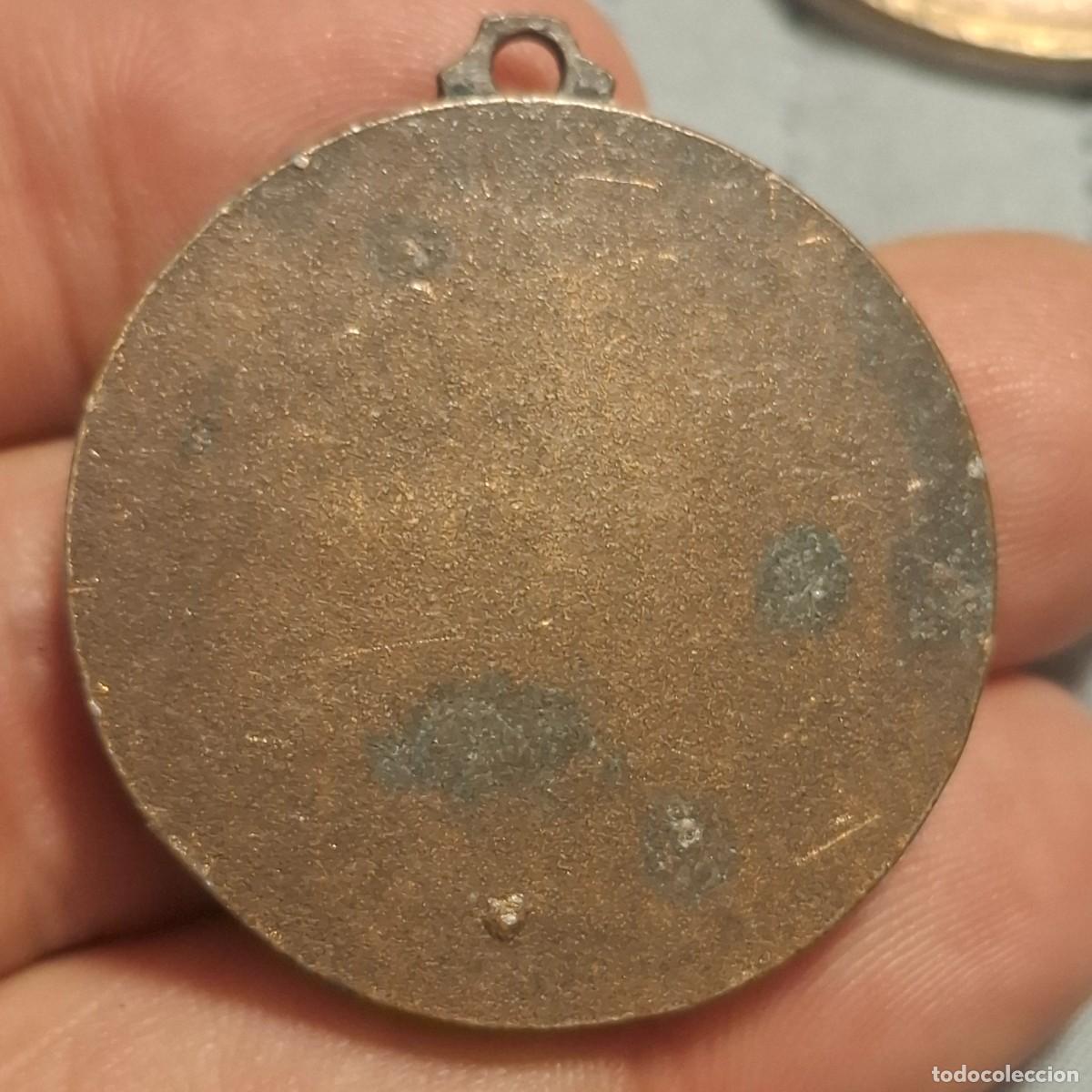 Trofeos y medallas: Medalla estilo ol&iacute;mpica a&ntilde;os 80 - Foto 2
