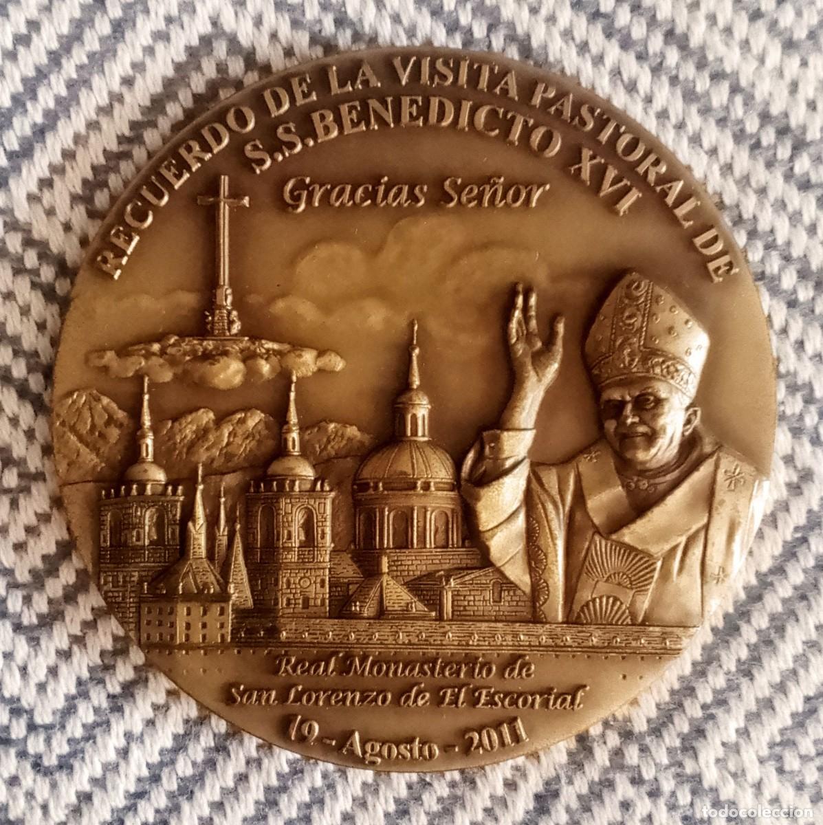 Trofeos y medallas: MEDALLA CONMEMORATIVA VIAJE BENEDICTO XVI A ESPA&Ntilde;A. 2011