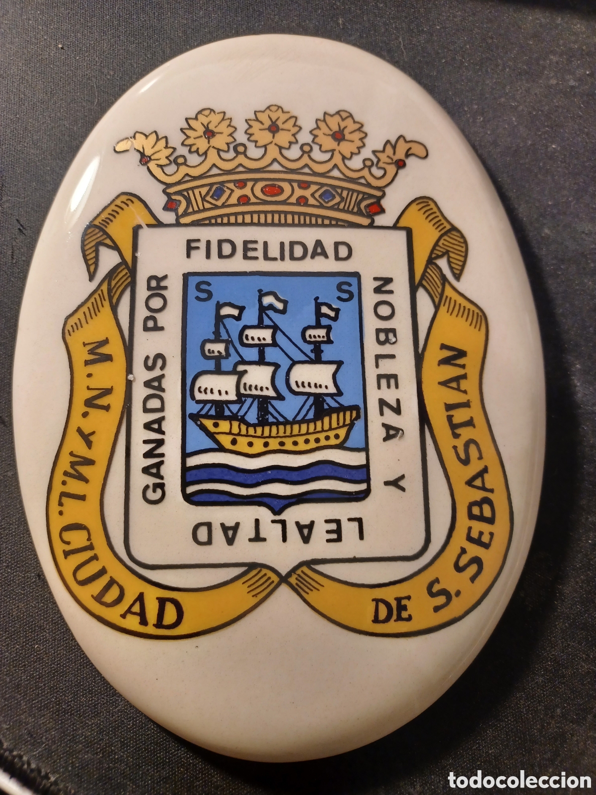 Trofeos y medallas: ANTIGUO MEDALLON CERAMICO ESMALTADO CIUDAD DE SAN SEBASTIAN 14x10 Cm