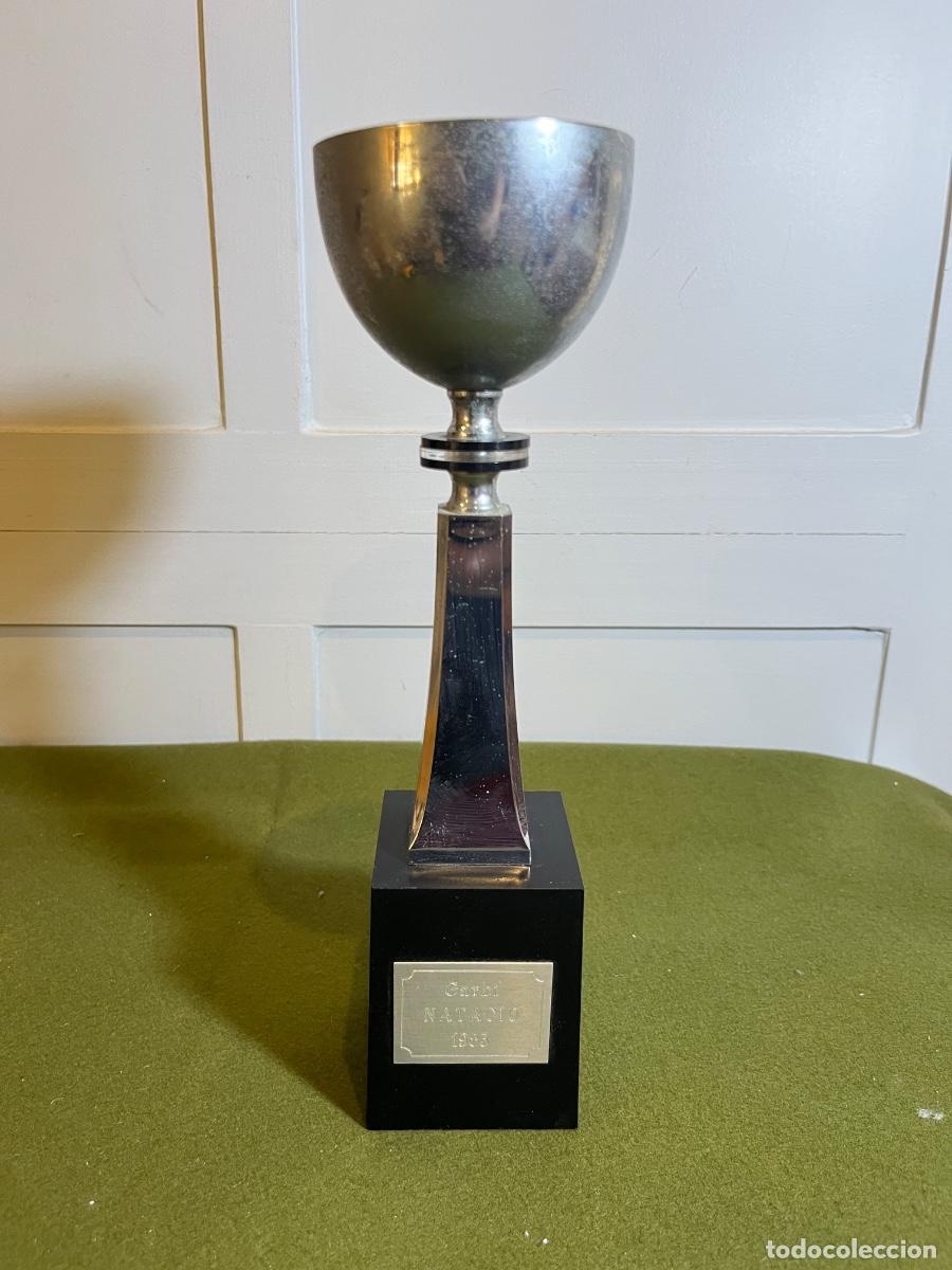 Trofeos y medallas: Trofeo de Nataci&oacute;n Garb&iacute; 1983 a nombre de Juan &Aacute;lvarez &ndash; Procedencia familia Maci&agrave;-Saavedra Vilafran