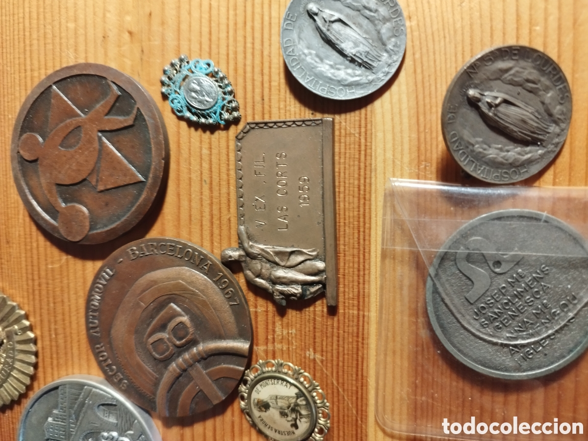 Trofeos y medallas: MEDALLAS CONMEMORATIVAS Y BROCHES - Foto 2