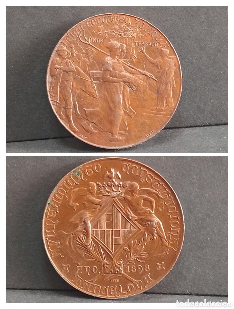 Trofeos y medallas: AYUNTAMIENTO CONSTITUCIONAL BARCELONA 1898. FERIA CONCURSO AGRICOLA. HONOR Y TRABAJO