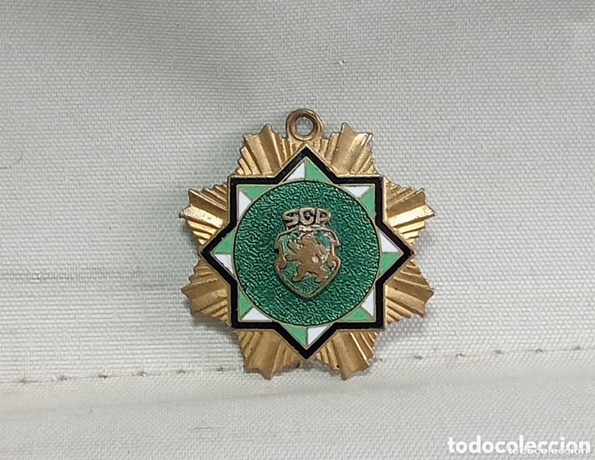 Trofeos y medallas: ANTIGUA INSIGNIA DE SOCIO O MEDALLA CONMEMORATIVA DEL SPORTING CLUBE DE PORTUGAL