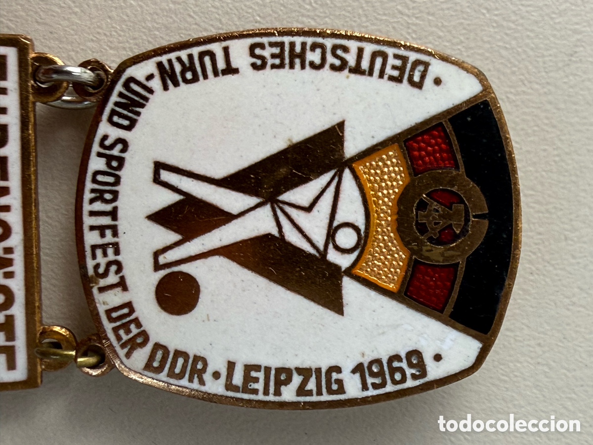 Trofeos y medallas: Medalla esmaltada alemana Leipzig 1969. - Foto 3