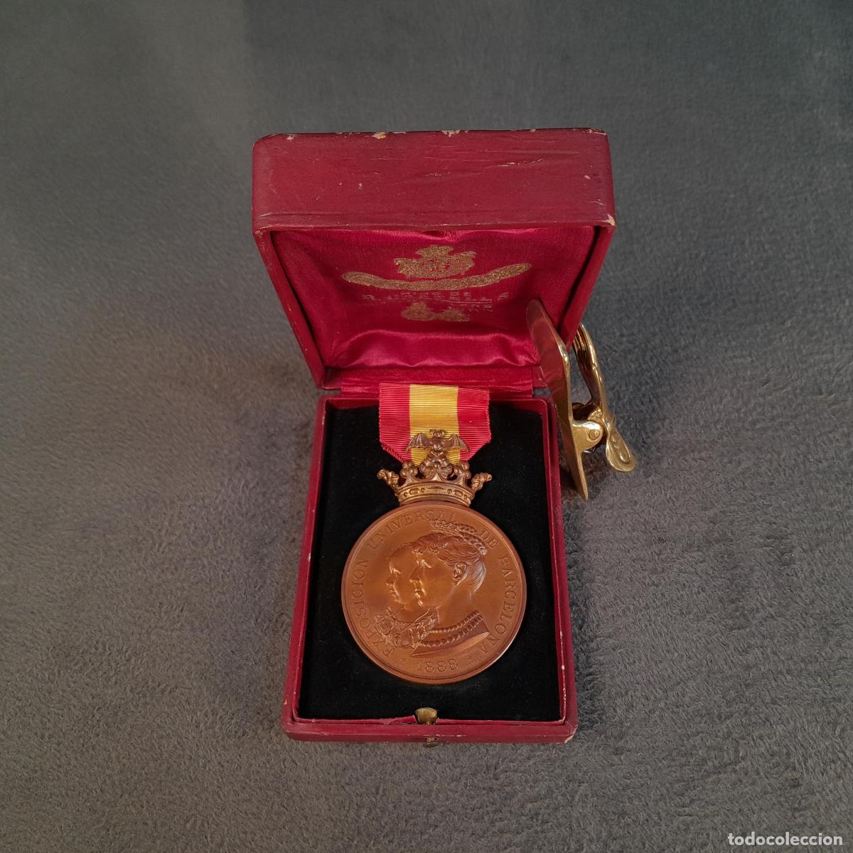 Troph&eacute;es et m&eacute;dailles: M-2283. MEDALLA CONMEMORATIVA EXPOSICI&Oacute;N UNIVERSAL DE BARCELONA. ESPA&Ntilde;A. 1888