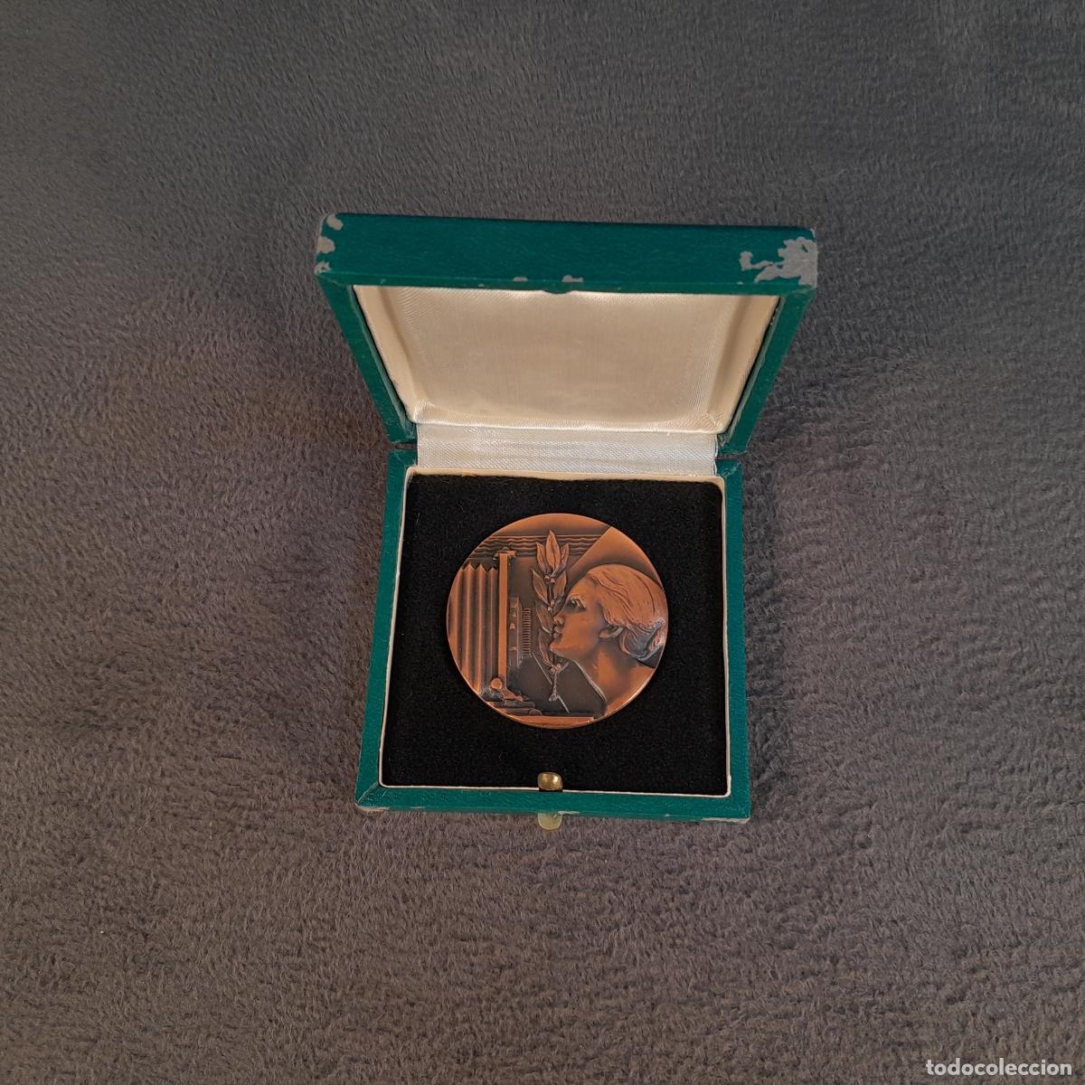 Troph&auml;en und Medaillen: M-2289. MEDALLA EN BRONCE DEL II SEMINARIO INTERNACIONAL DE RETRATO FOTOGR&Aacute;FICO. BARCELONA.1973.