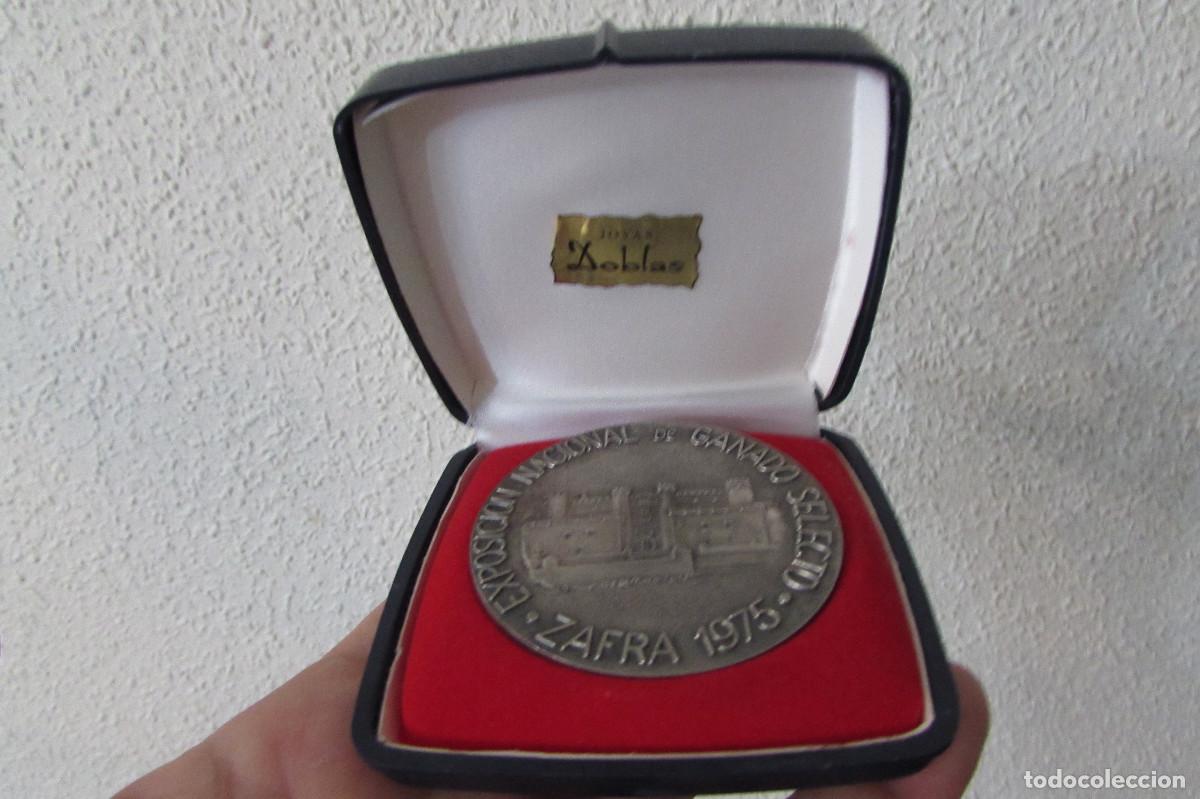 Troph&eacute;es et m&eacute;dailles: MEDALLA ZAFRA 1975 X FERIA REGIONAL DEL CAMPO EXTREME&Ntilde;O-EXPOSICION NACIONAL DE GANADO SELECTO