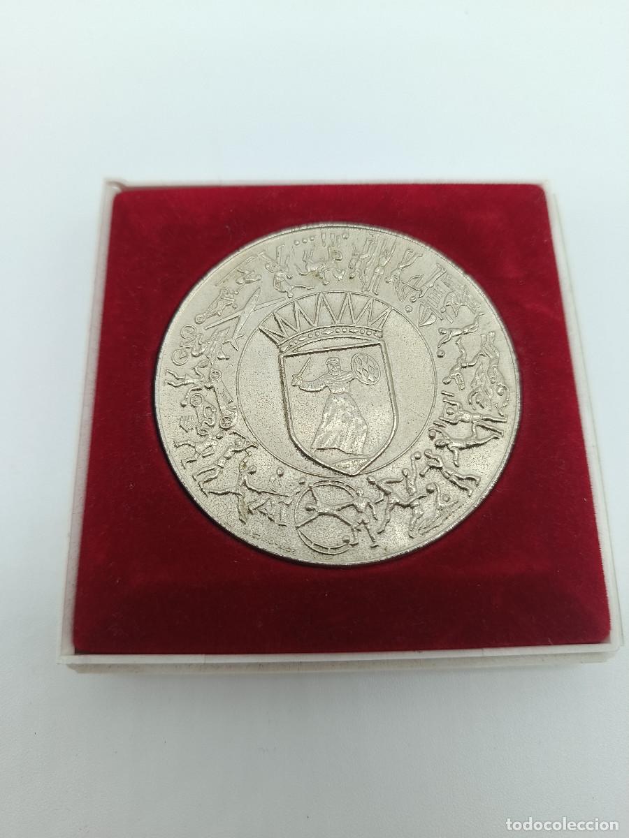 Trofeos y medallas: MEDALLA CONMEMORATIVA DE PLATA. AYUNTAMIENTO DE MONACO. 85 GR. MYJ.