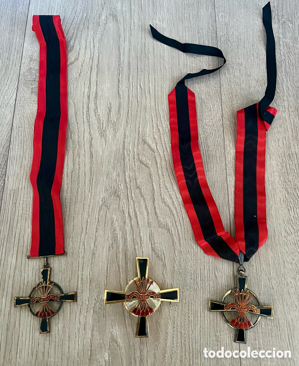 Trofeos y medallas: Lote Completo Imperial Orden del Yugo y las Flechas - 100% Original &Eacute;poca Franco