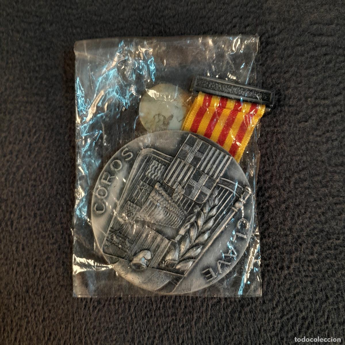 Trofeos y medallas: M-2301. MEDALLA DEL 50 ANIVERSARIO DE LA SOCIETAT CORAL L&rsquo;ESPIGA DE LES CORTS. PUJOL. 1974