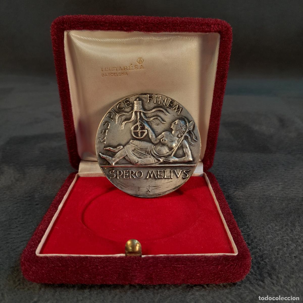 Trofeos y medallas: M-2303. MEDALLA DE PLATA DE LA SEDA DE BARCELONA CON ESTUCHE. JUAN SOLER FEU. 1948-1973.