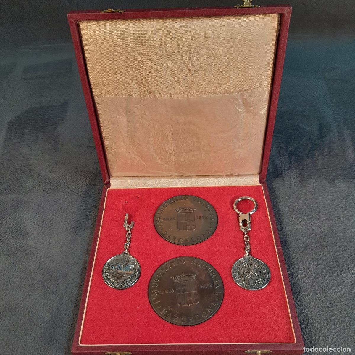 Trofeos y medallas: M-2305. ESTUCHE CONMMEMORATIVO EN BRONZE Y METAL INAUGURACI&Oacute;N SUCURSAL BANCO DE SABADELL. 1972