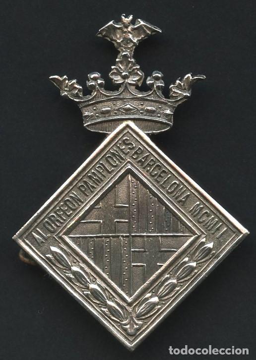 Trofeos y medallas: MEDALLA, INSIGNIA DE PLATA, AL ORFE&Oacute;N PAMPLON&Eacute;S BARCELONA, 1902