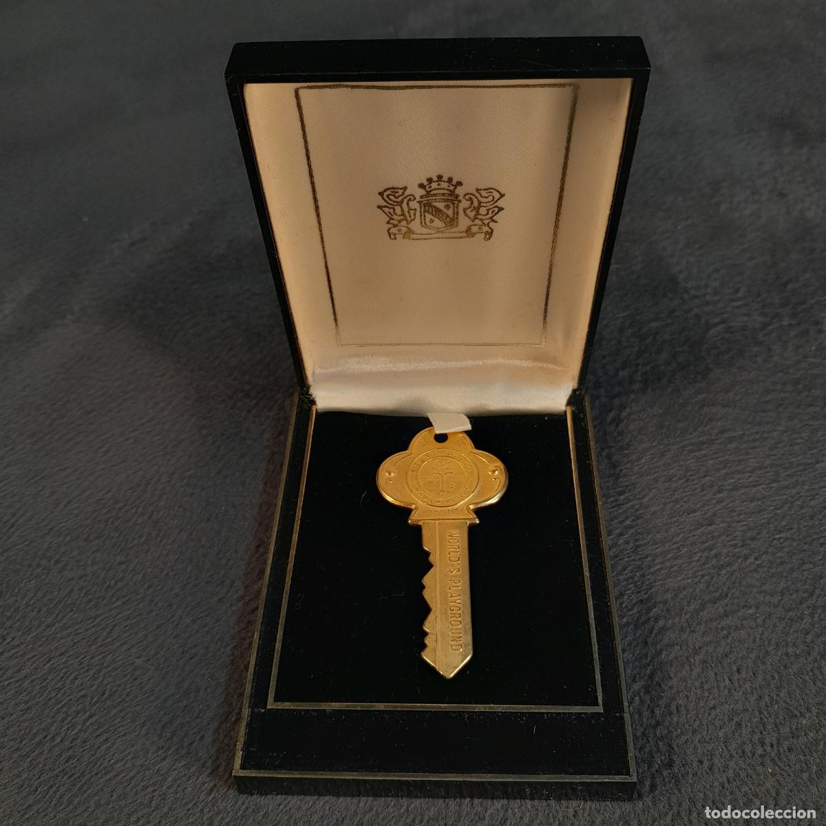 Trofeos y medallas: M-2306.ANTIGUA LLAVE DE LA CIDUDAD DE MIAMI BEACH EN METAL. OTROGADA POR EL ALCANDE CHUCK HALL.1915