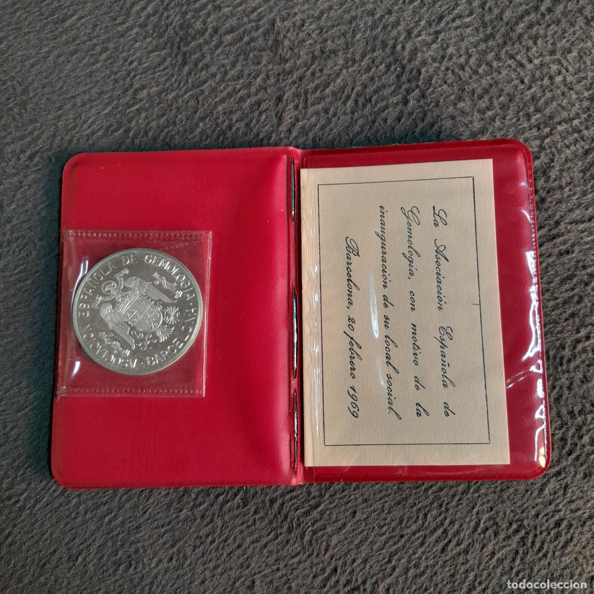 Troph&eacute;es et m&eacute;dailles: M-2314 MONEDA EN METAL DE LA INAUGURACI&Oacute;N LOCAL SOCIAL ASOCIACI&Oacute;N ESPA&Ntilde;OLA DE GEMOLOG&Iacute;A.1969