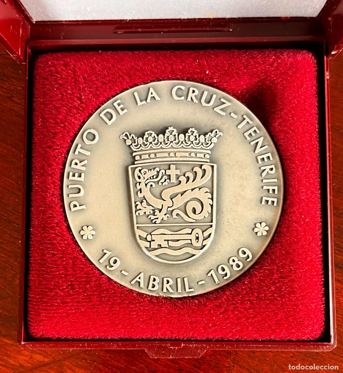 Trofeos y medallas: MEDALLA DE PLATA, X ANIVERSARIO AYUNTAMIENTOS DEMOCR&Aacute;TICOS, PUERTO DE LA CRUZ, TENERIFE, 1989, 90 GR