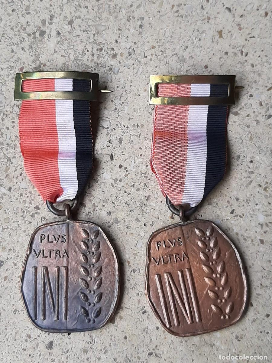 Trofeos y medallas: Lote de dos medallas de bronce del INI - Foto 3