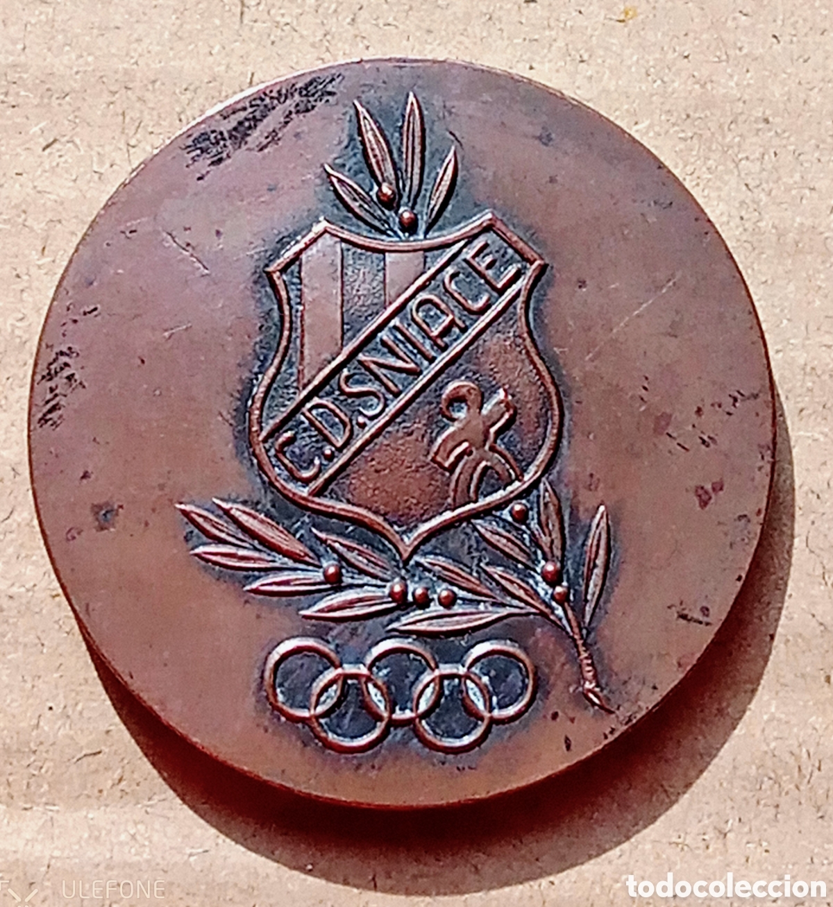 Trofeos y medallas: Medalla Club Deportivo Sniace Torrelavega - Trofeo Delg. de Sindicatos 1966.