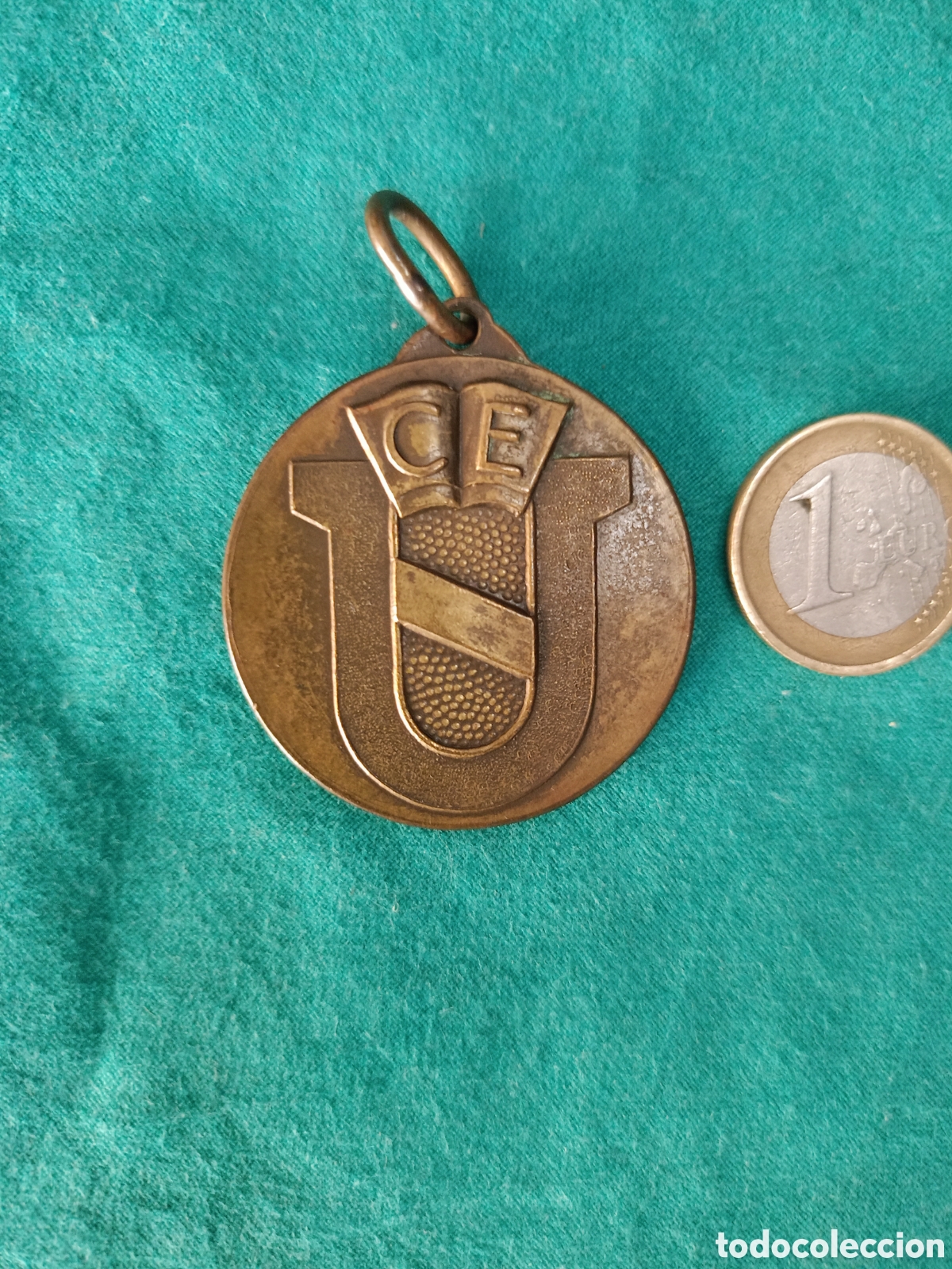 Trofeos y medallas: ANTIGUA MEDALLA DE BRONCE UNIVERSIDAD DE BARCELONA.