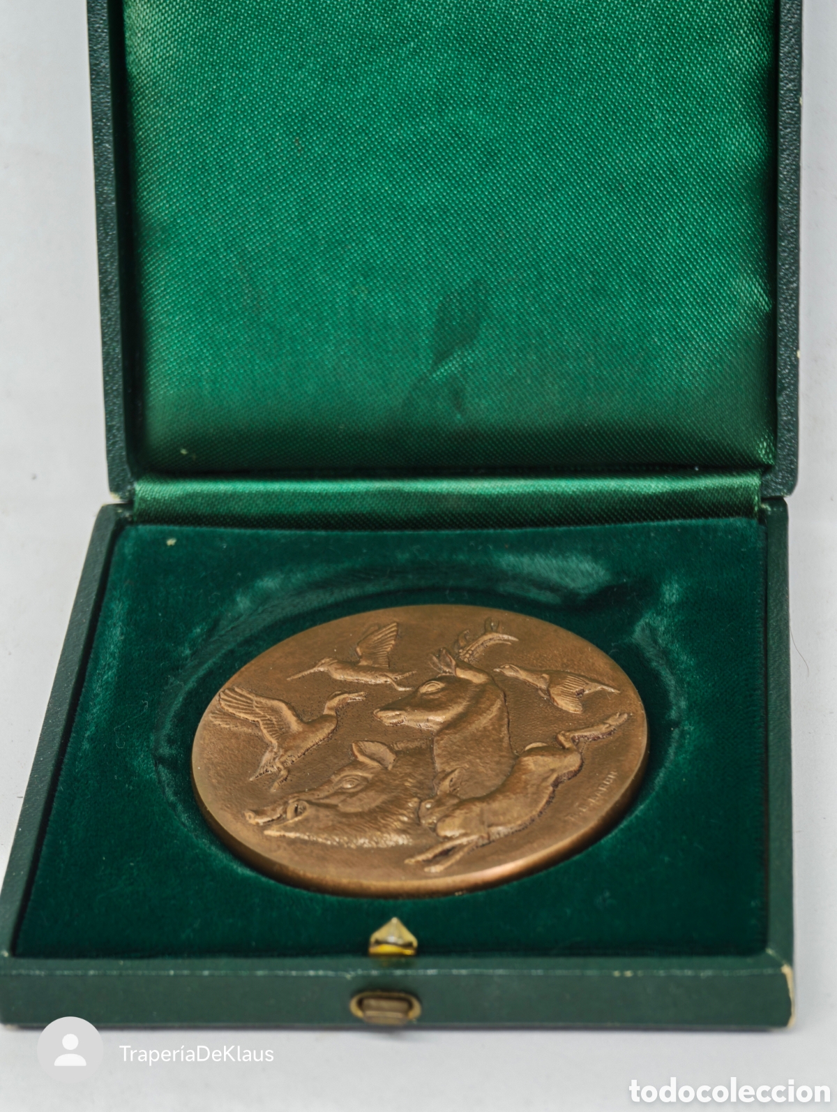 Trofeos y medallas: medalla conmemorativa sobre cineg&eacute;tica caza - car141