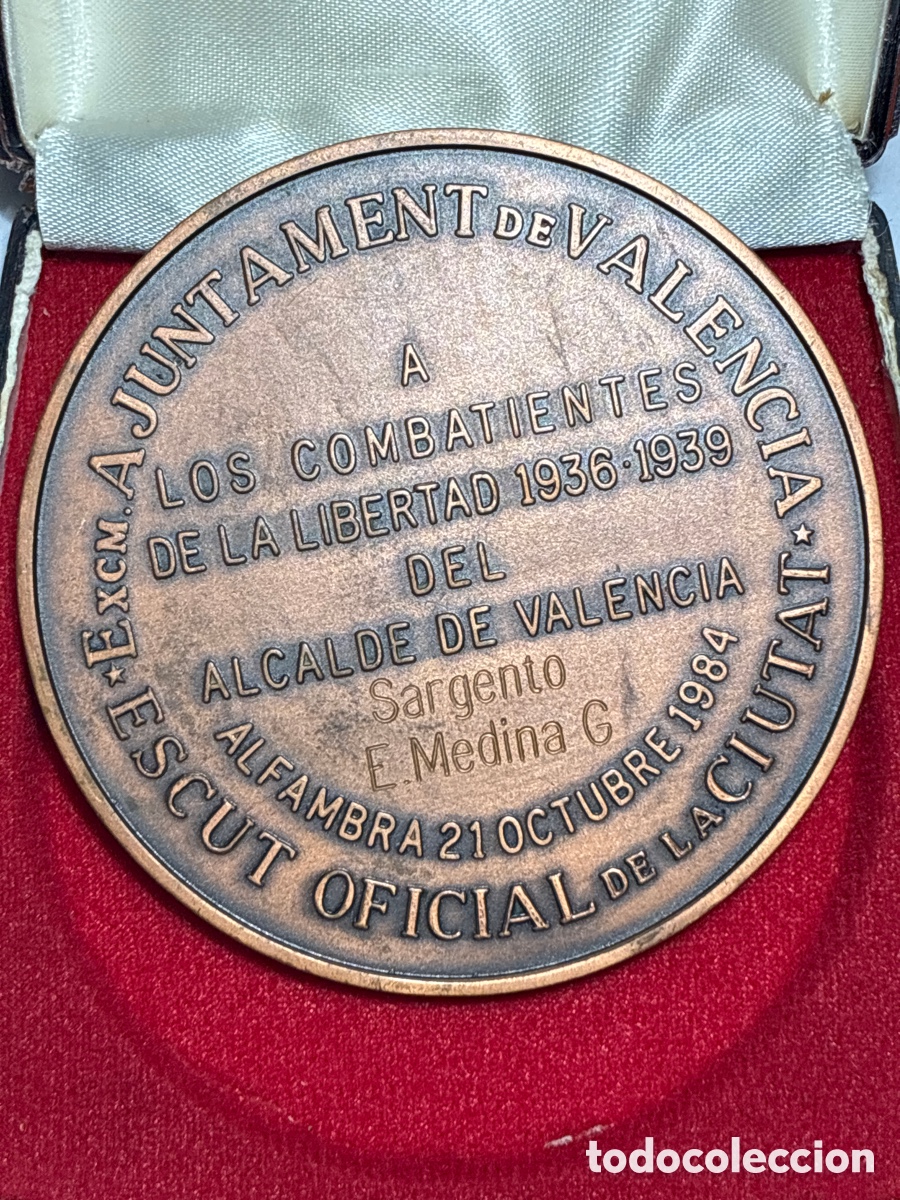 Trofeos y medallas: Medalla de bronce conmemorativa a los combatientes - Foto 2