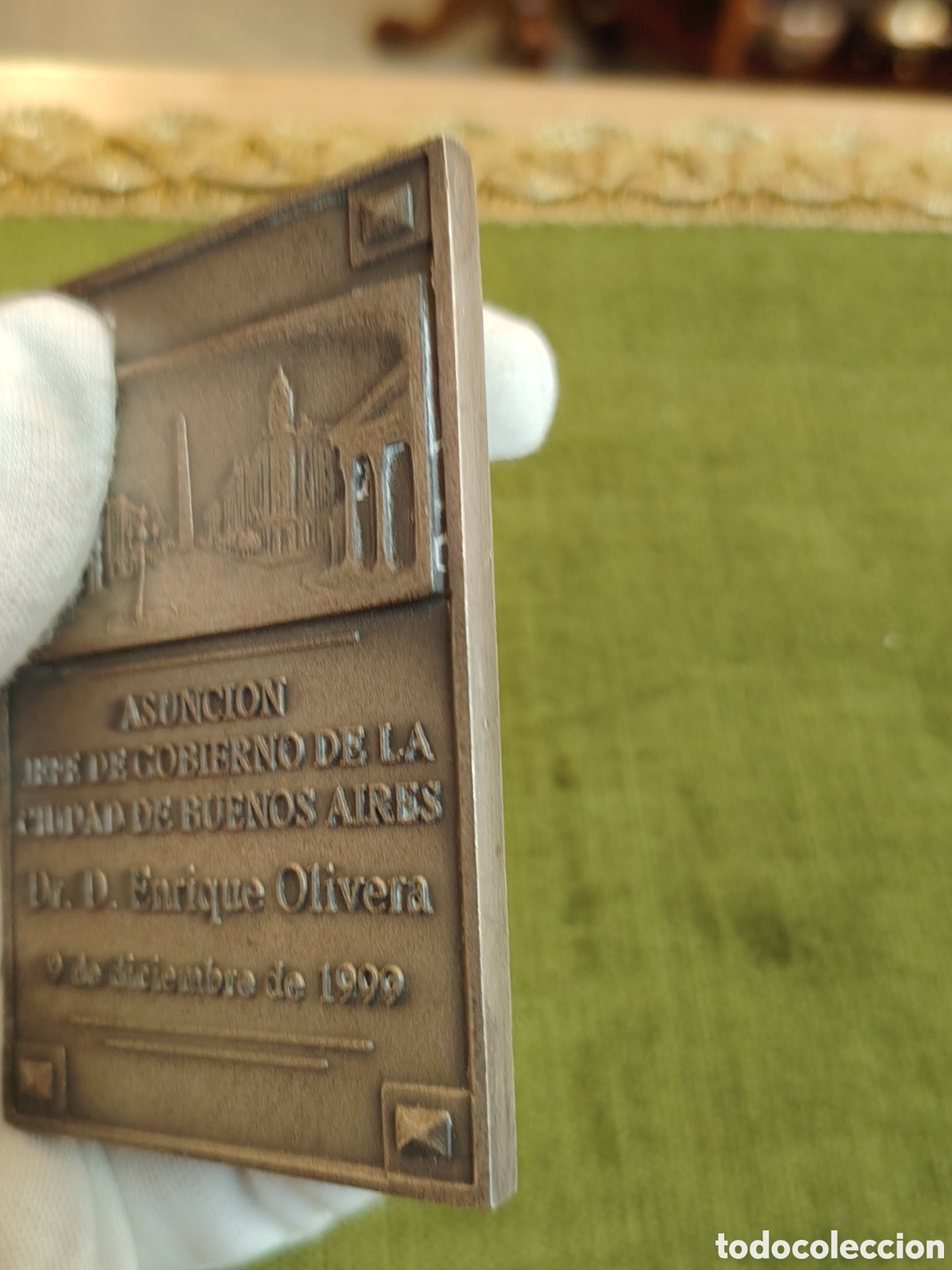 Trofeos y medallas: Placa o medalla conmemorativa met&aacute;lica rectangular con grabados de edificios emblem&aacute;ticos de Asunci&oacute; - Foto 3