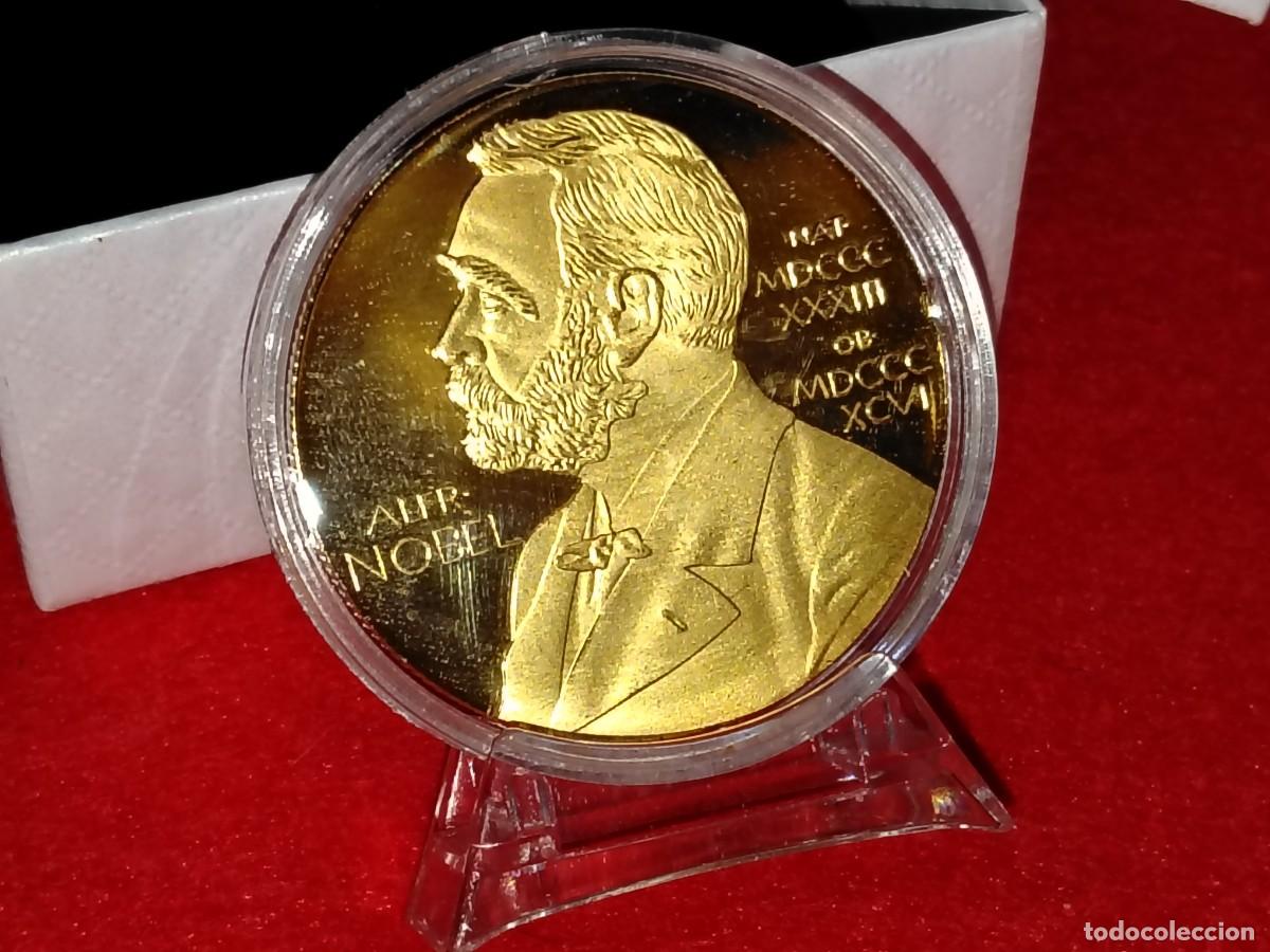 Trof&eacute;us e medalhas: MEDALLA CONMEMORATIVA DE Alfred Bernhard Nobel CHAPADO EN ORO
