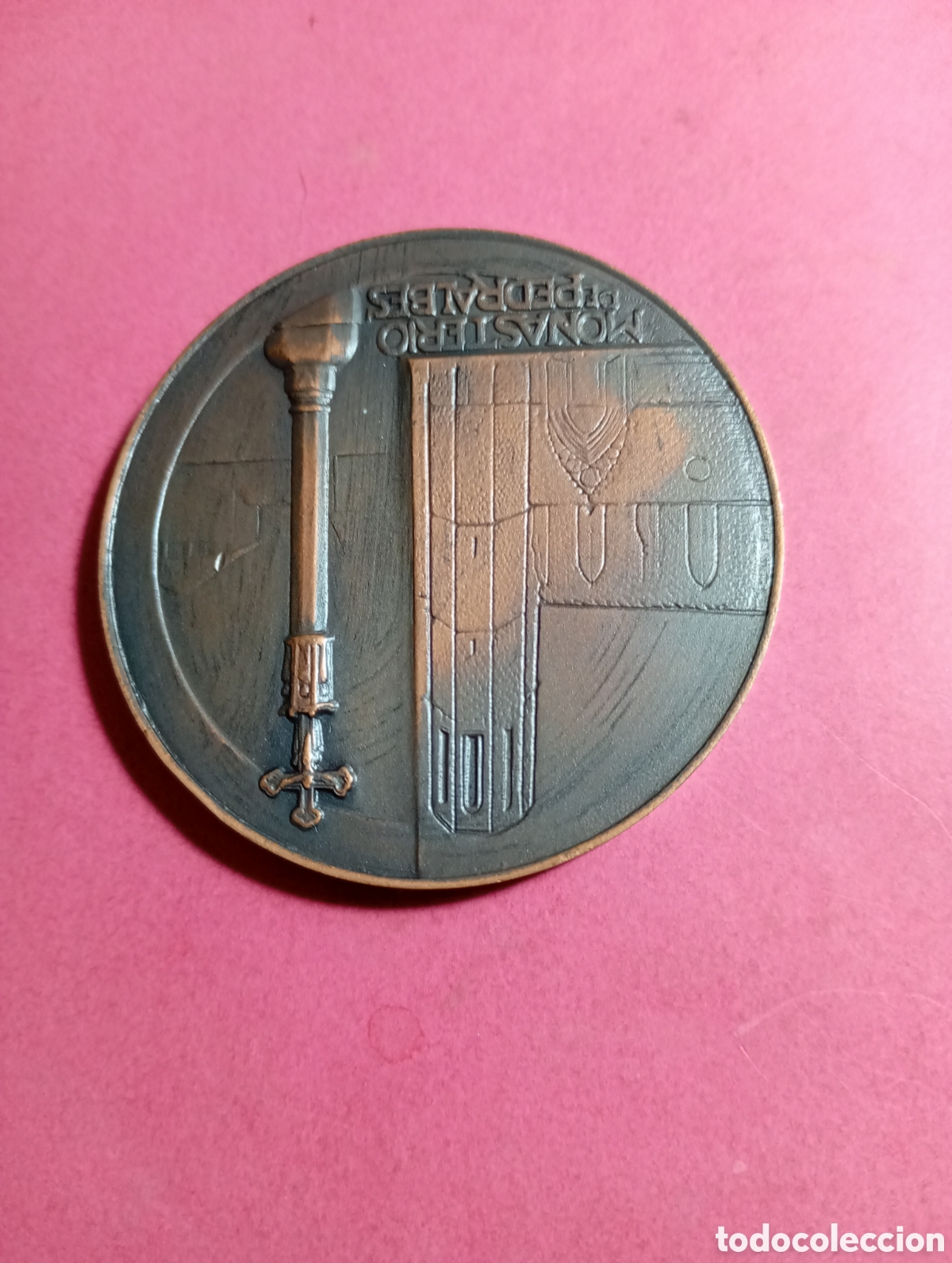 Trofeos y medallas: MONASTERIO DE PEDRALBES BARCELONA 1969 V&ordm; DIA DEL CANTO CORAL MEDALLA MEDALLON EN BRONCE