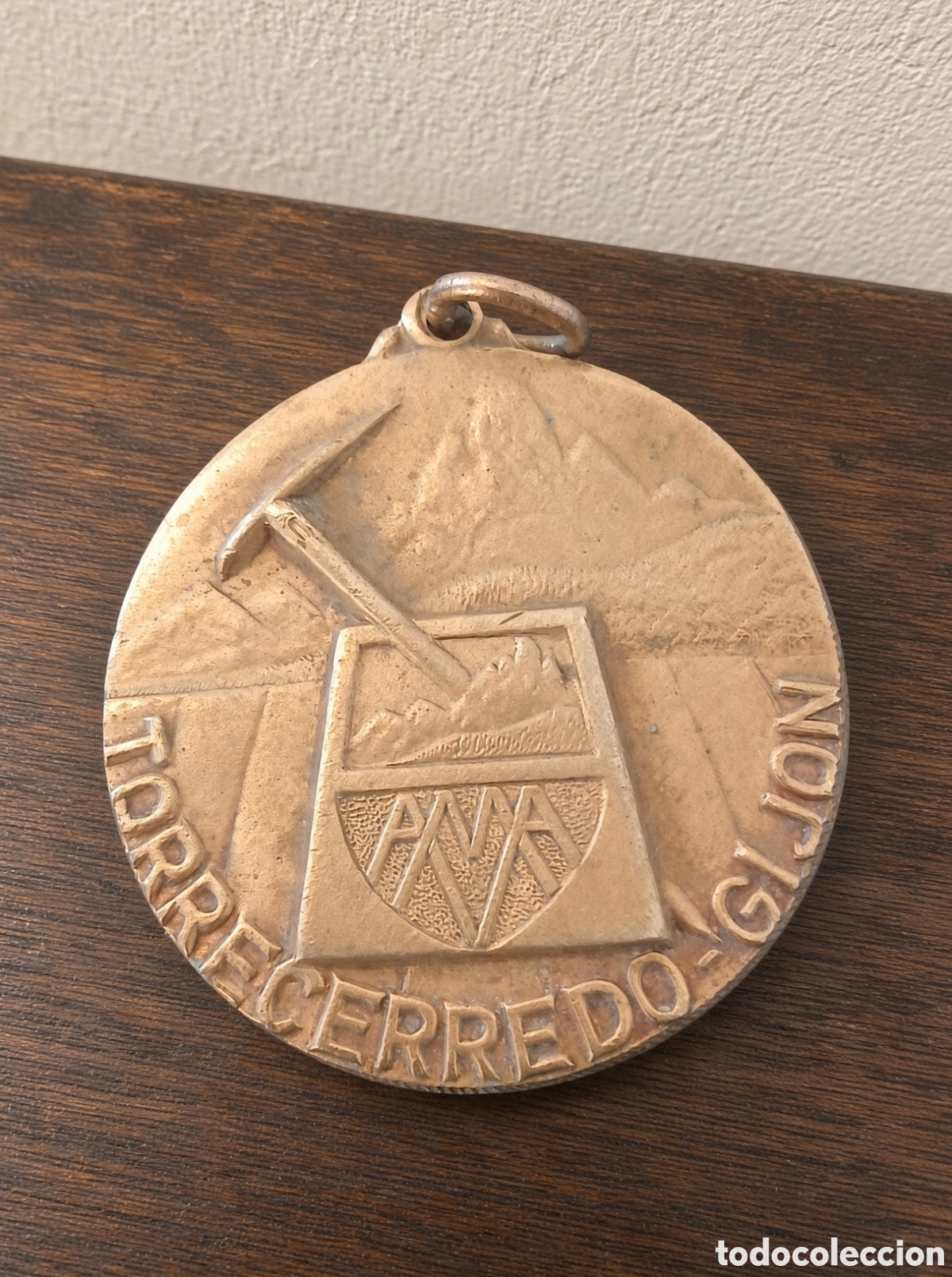 Trophies and Medals: Medalla Menci&oacute;n de Honor XVIII Sal&oacute;n de Navidad de Fotograf&iacute;a 1969 Torrecerredo Gij&oacute;n