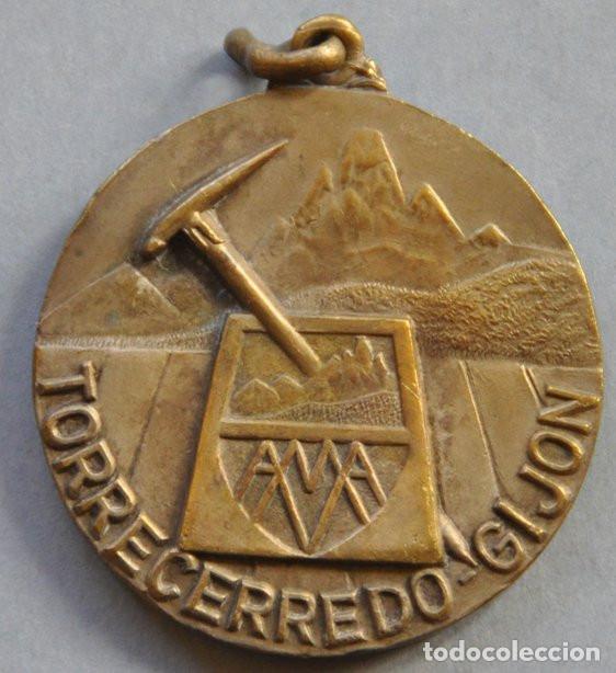 Trofeos y medallas: MEDALLA DE LOS CAMPEONATOS DE ESQUI 1958 - TORRECERREDO (GIJON)