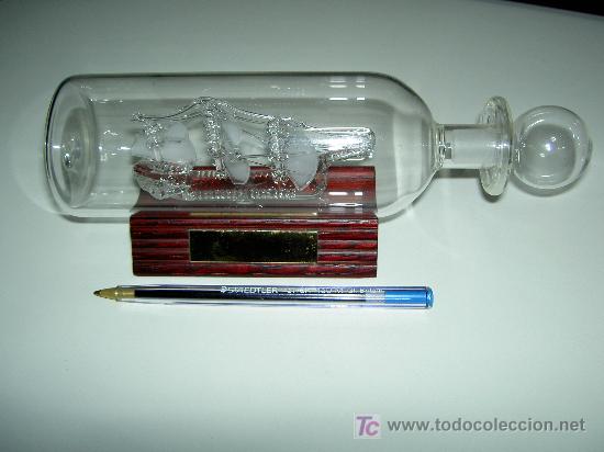 Otros objetos de arte: Adorno de barco dentro de una botella. - Foto 3