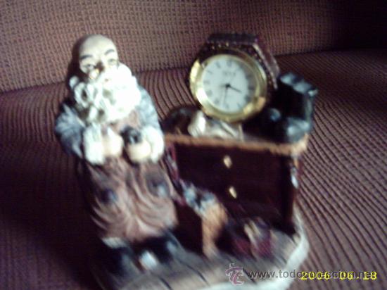 Otros objetos de arte: Zapatero con reloj 12x12 cms en pasta y decorado - Foto 1