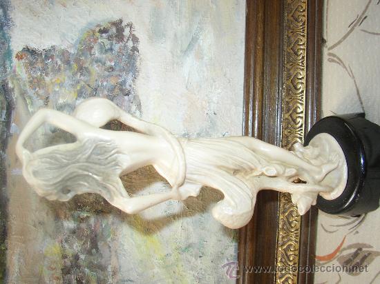 Otros objetos de arte: Elegante figura , 27 cms. con pie - Foto 2