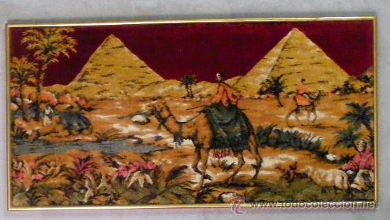 Otros objetos de arte: CUADRO ( TAPIS) MIDE CON MARCO 102 X 52 CM. - Foto 1