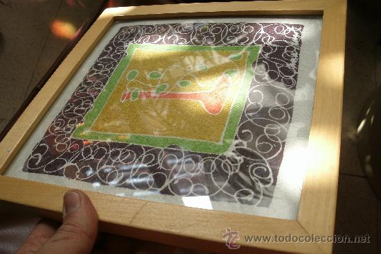 Otros objetos de arte: TELA PINDADA A MODO DE LIENZO Y ENMARCADA EN MADERA Y CRISTAL - Foto 7