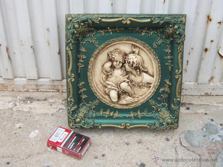 Otros objetos de arte: CUADRO CON NI&Ntilde;OS EN RESINA - Foto 1