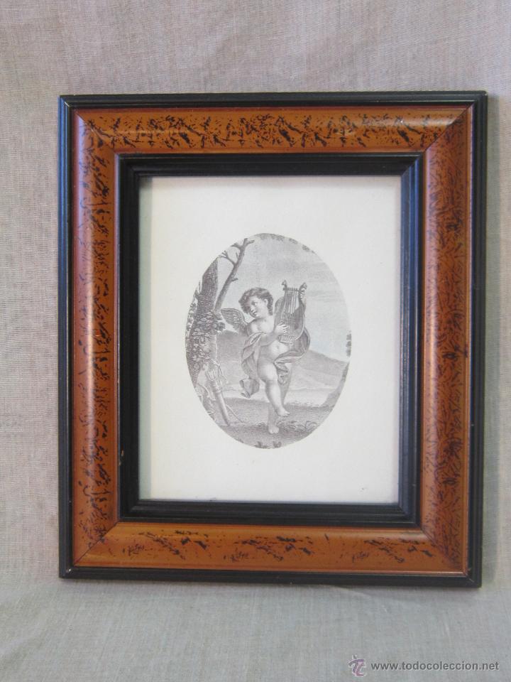 Otros objetos de arte: LAMINA EN CUADRO DE MADERA CON ANGEL - Foto 1