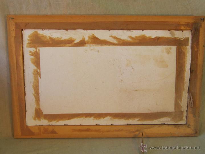 Otros objetos de arte: CUADRO CON RELIEVE DE RESINA Y MARCO DE MADERA - Foto 2