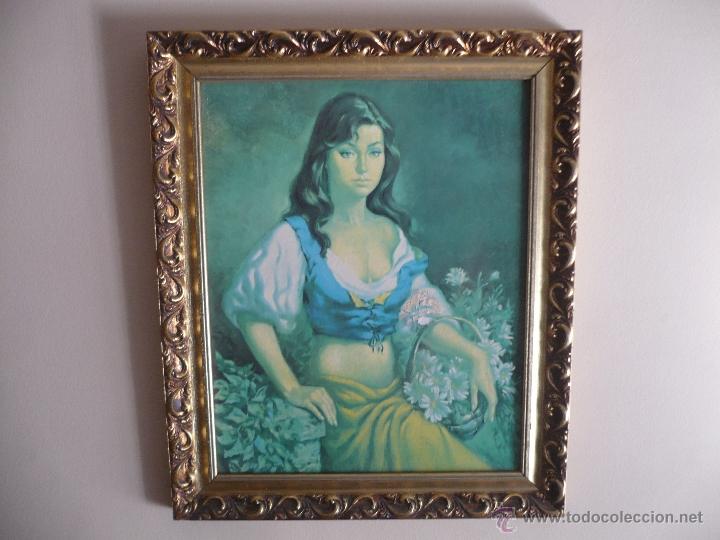 Otros objetos de arte: CUADRO DE MUJER SENTADA CON CANASTO CON CA&Ntilde;A COLOR ORO. - Foto 1