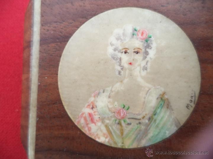 Otros objetos de arte: peque&ntilde;a pintura en broche - Foto 2