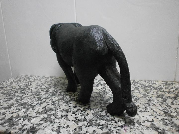 Otros objetos de arte: FIGURA DE MADERA DE LEON - Foto 3