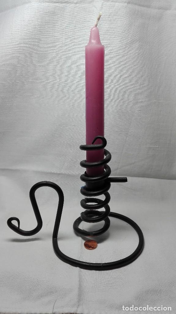 Otros objetos de arte: Candelabro hierro forjado. - Foto 1