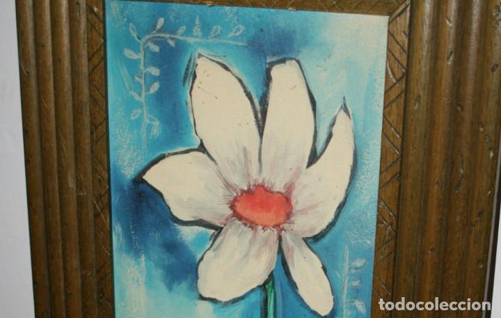 Otros objetos de arte: CUADRO TIPO CRAQUELADO SOBRE MADERA, FLOR, FIRMA ELI - Foto 2