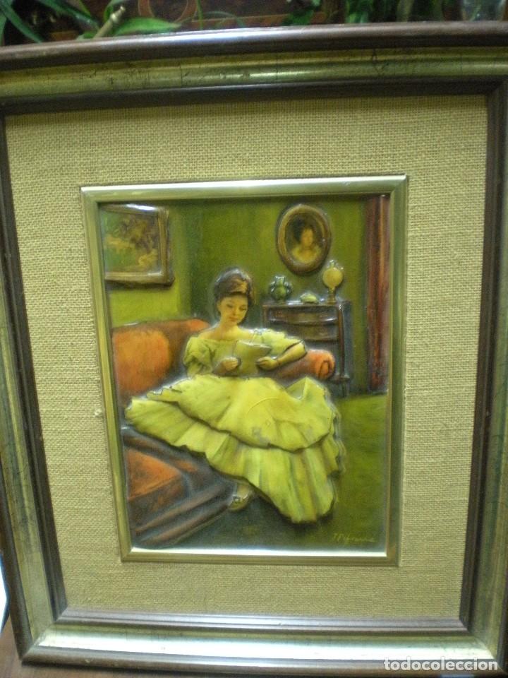 Otros objetos de arte: cuadro en material met&aacute;lico en relieve pintado a mano con marco - Foto 1