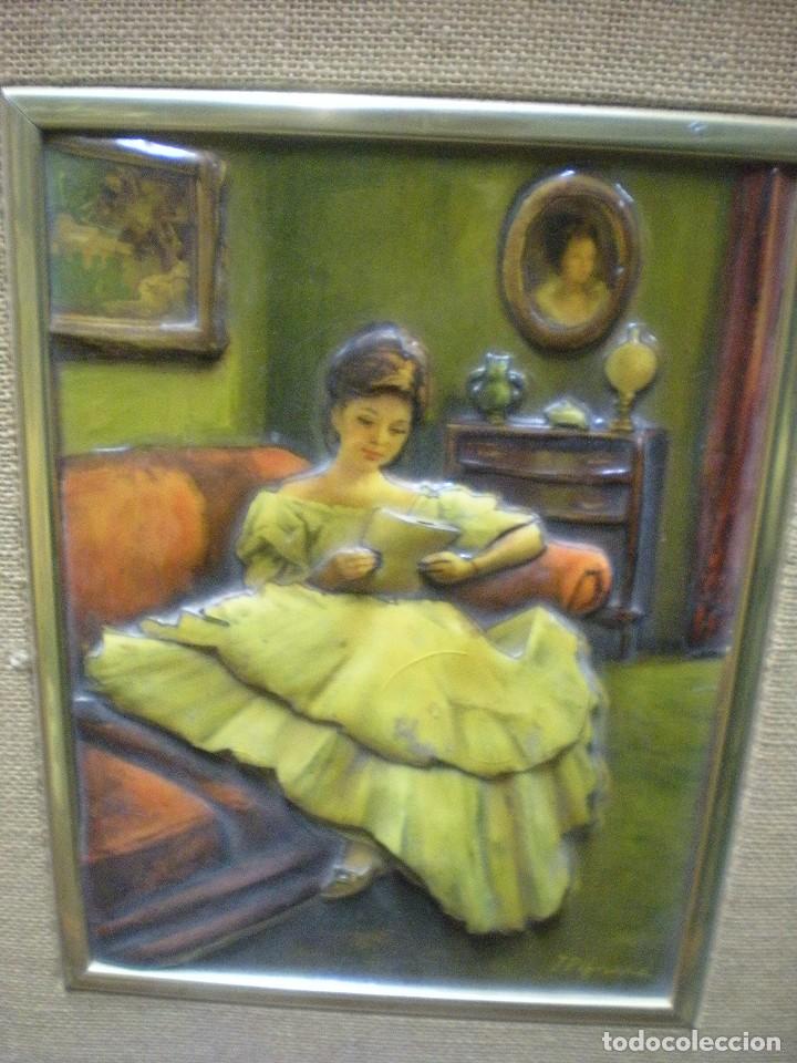 Otros objetos de arte: cuadro en material met&aacute;lico en relieve pintado a mano con marco - Foto 2