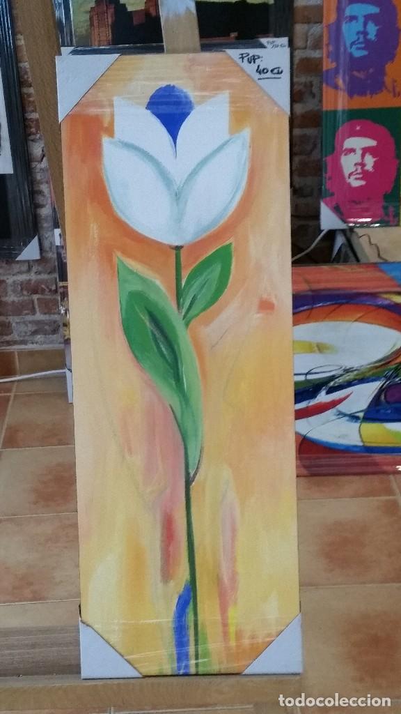 Otros objetos de arte: CUADRO MODERNO DE FLOR ABSTRACTA,EN MADERA DE TAMA&Ntilde;O 60X25 cm. - Foto 1