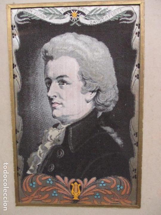 Otros objetos de arte: RETRATO DE MOZART EN TEJIDO CON PASPERT&Uacute;. - Foto 2