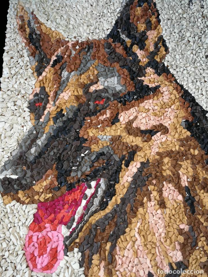 Otros objetos de arte: CUADRO A MANO DE PERRO DE PIEDRAS PINTADAS PASTOR ALEM&Aacute;N - Foto 2