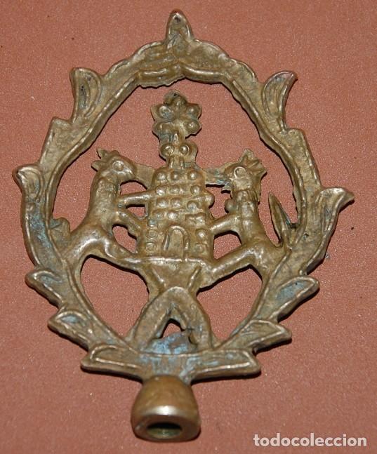 Otros objetos de arte: APLIQUE ANTIGUO ESCUDO DE CASTILLA LEON EN BRONCE - Foto 1