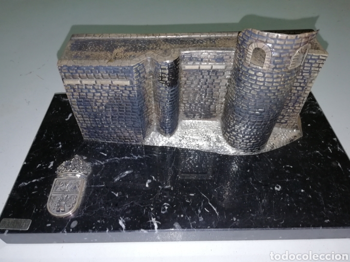 Otros objetos de arte: Muralla de Lugo en plata sobre m&aacute;rmol - Foto 1